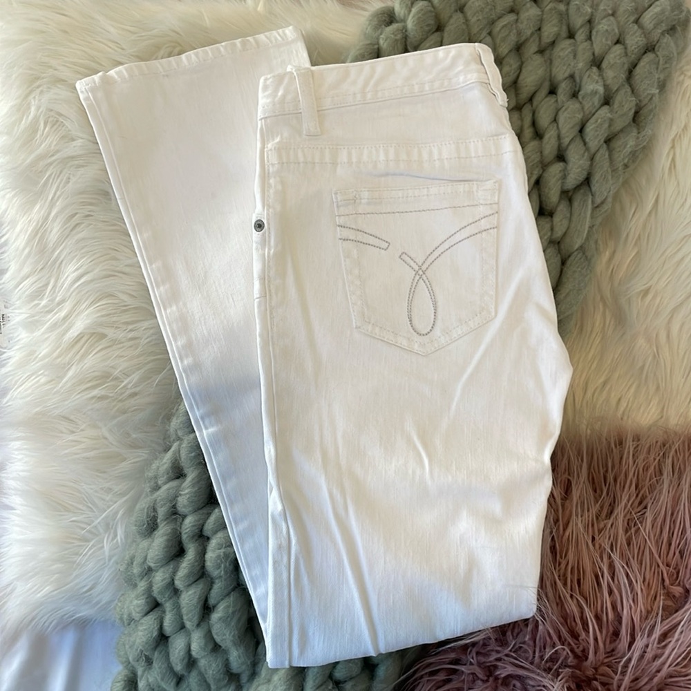 Calvin Klein Jeans Lean Boot size 2 ~ White 🤍